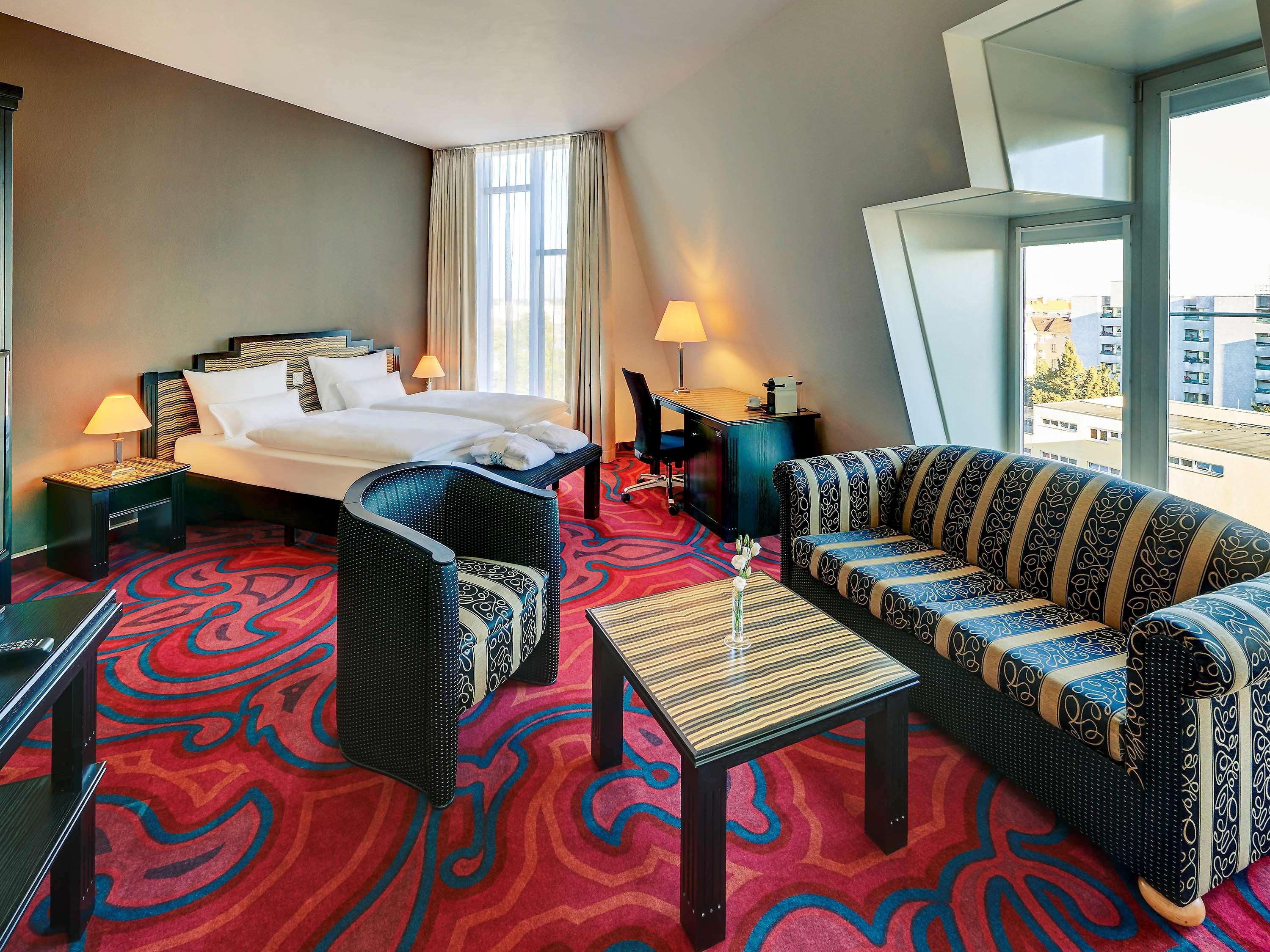 Mercure Hotel Berlin Tempelhof Bagian luar foto