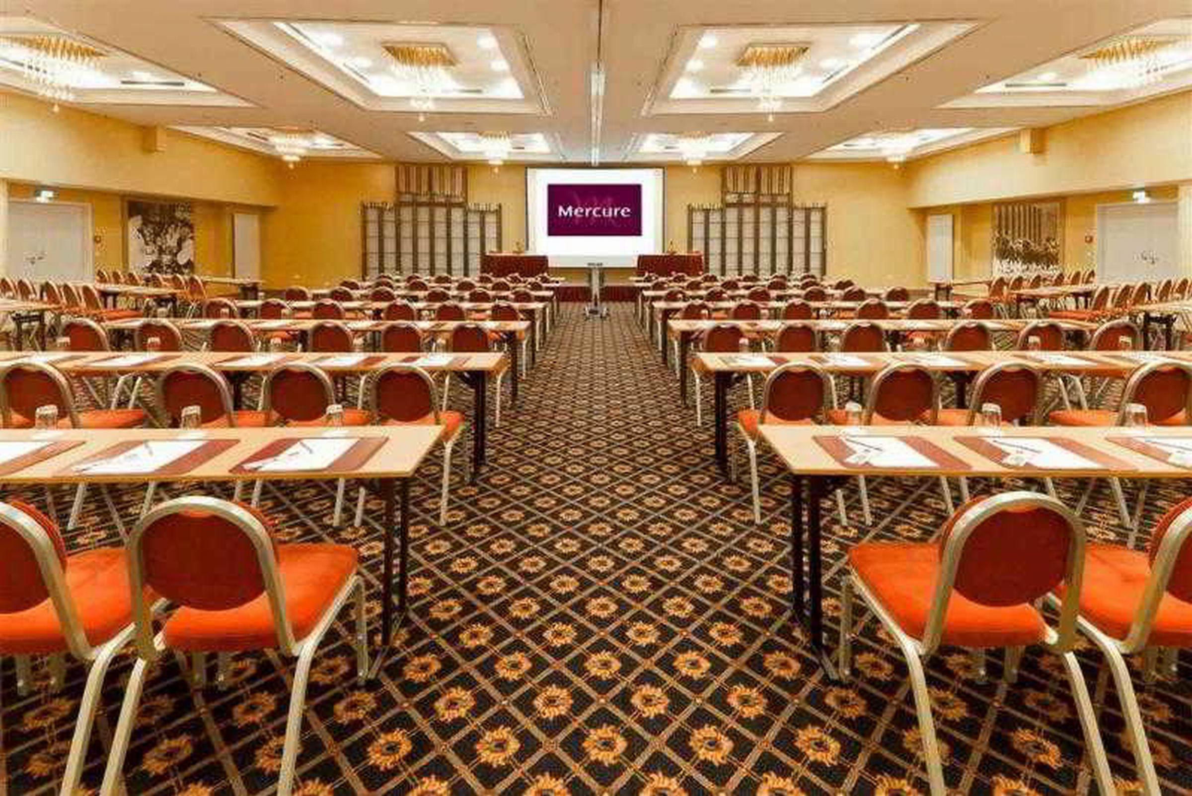 Mercure Hotel Berlin Tempelhof Bagian luar foto