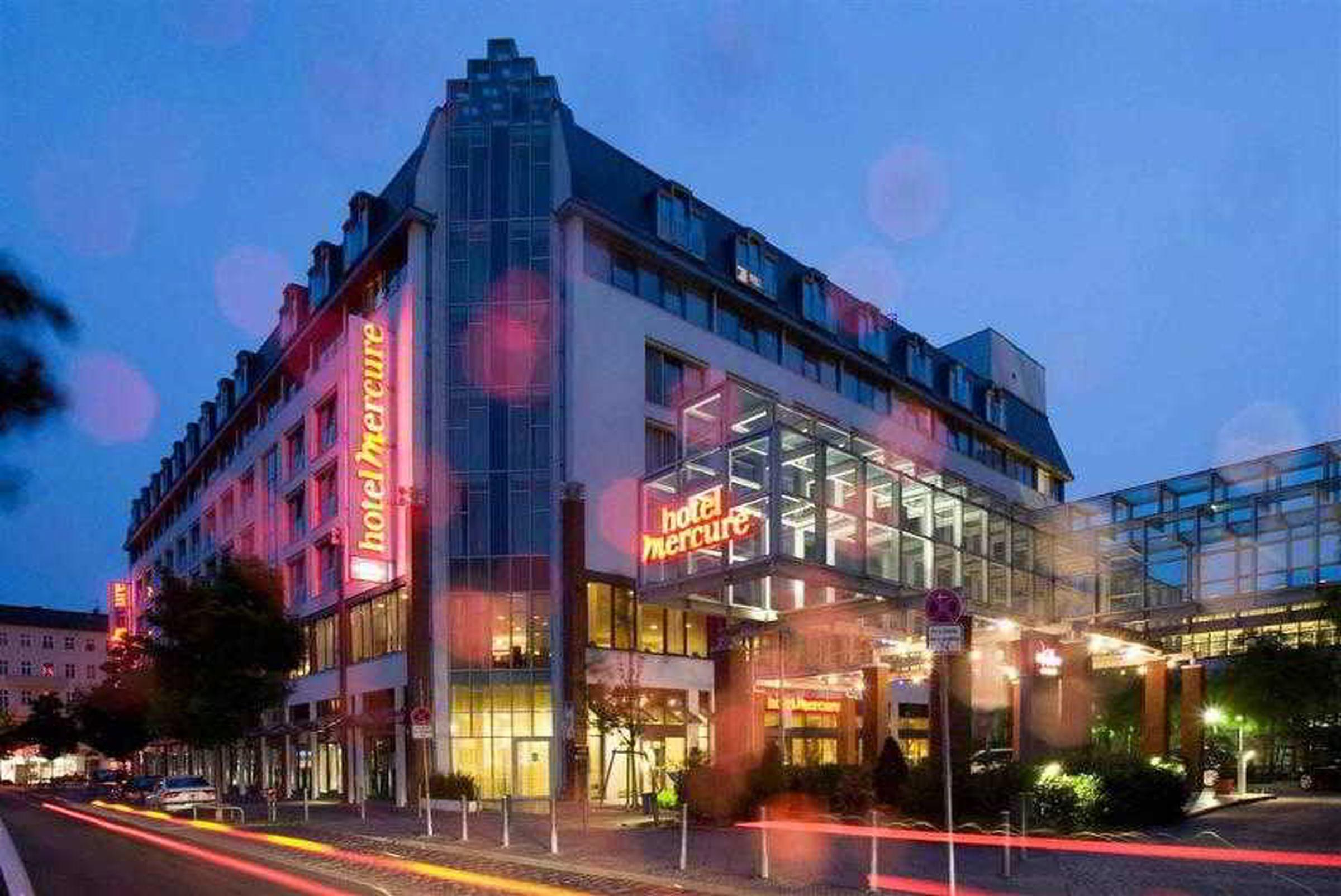 Mercure Hotel Berlin Tempelhof Bagian luar foto