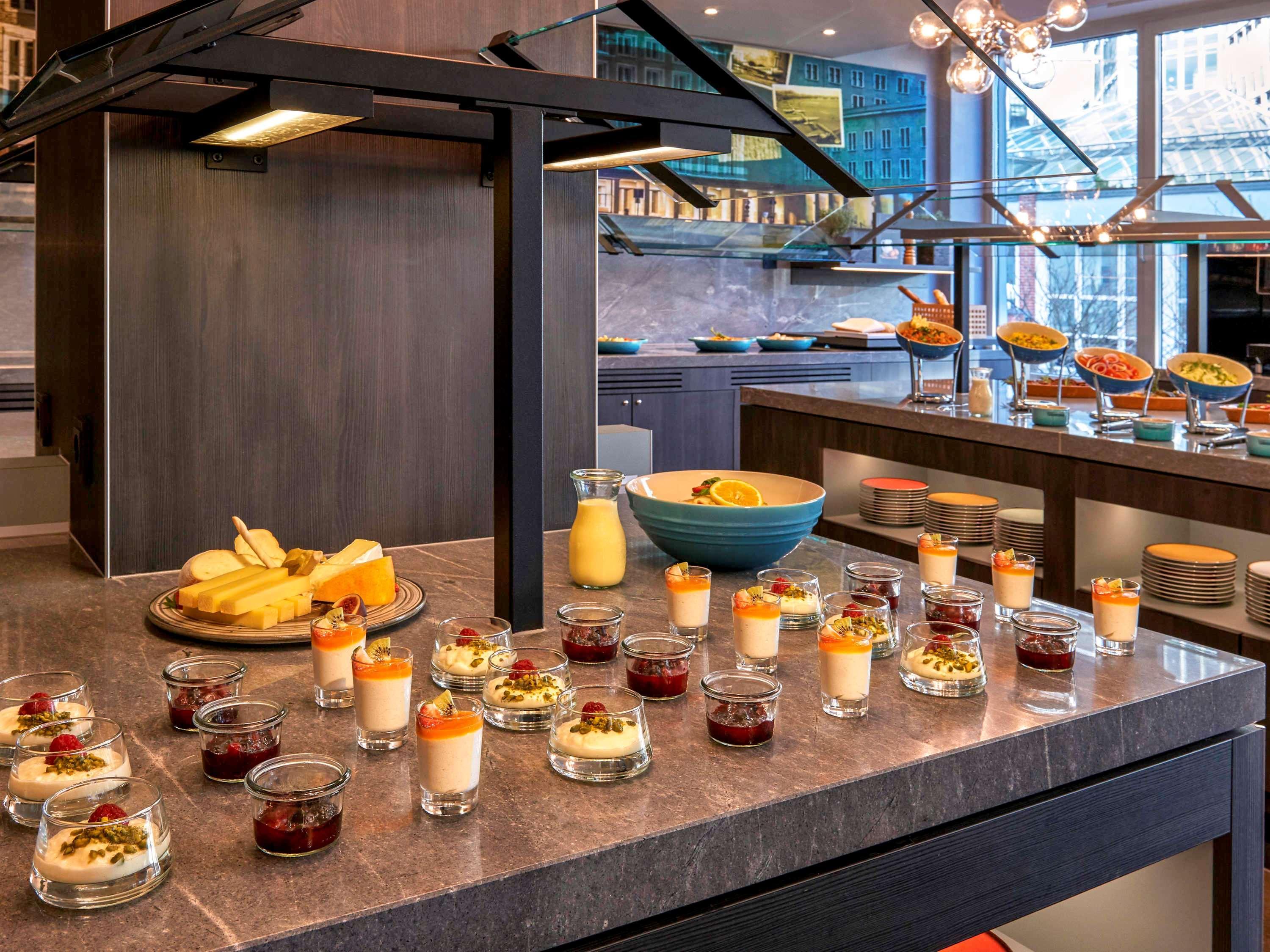 Mercure Hotel Berlin Tempelhof Bagian luar foto