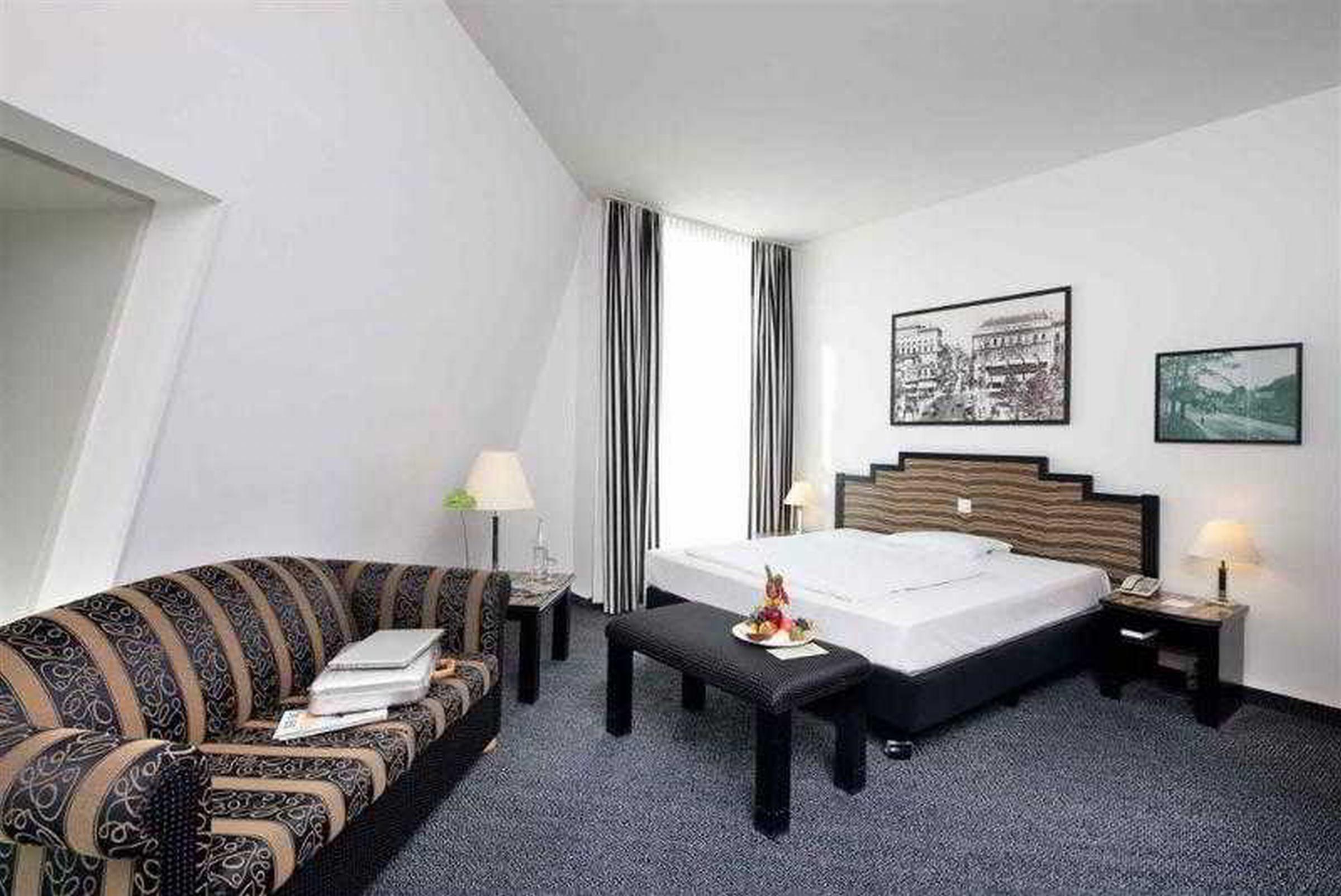 Mercure Hotel Berlin Tempelhof Bagian luar foto