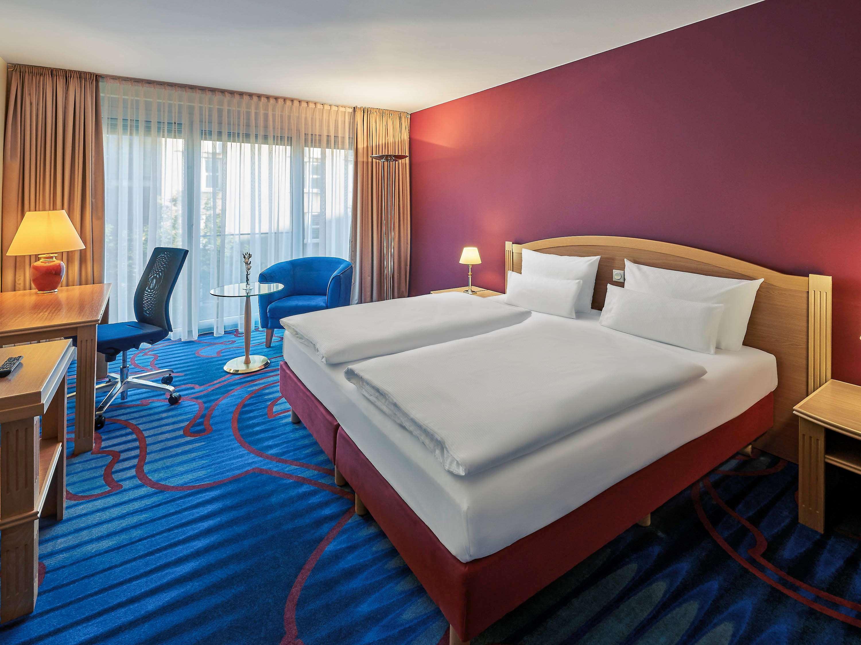 Mercure Hotel Berlin Tempelhof Bagian luar foto