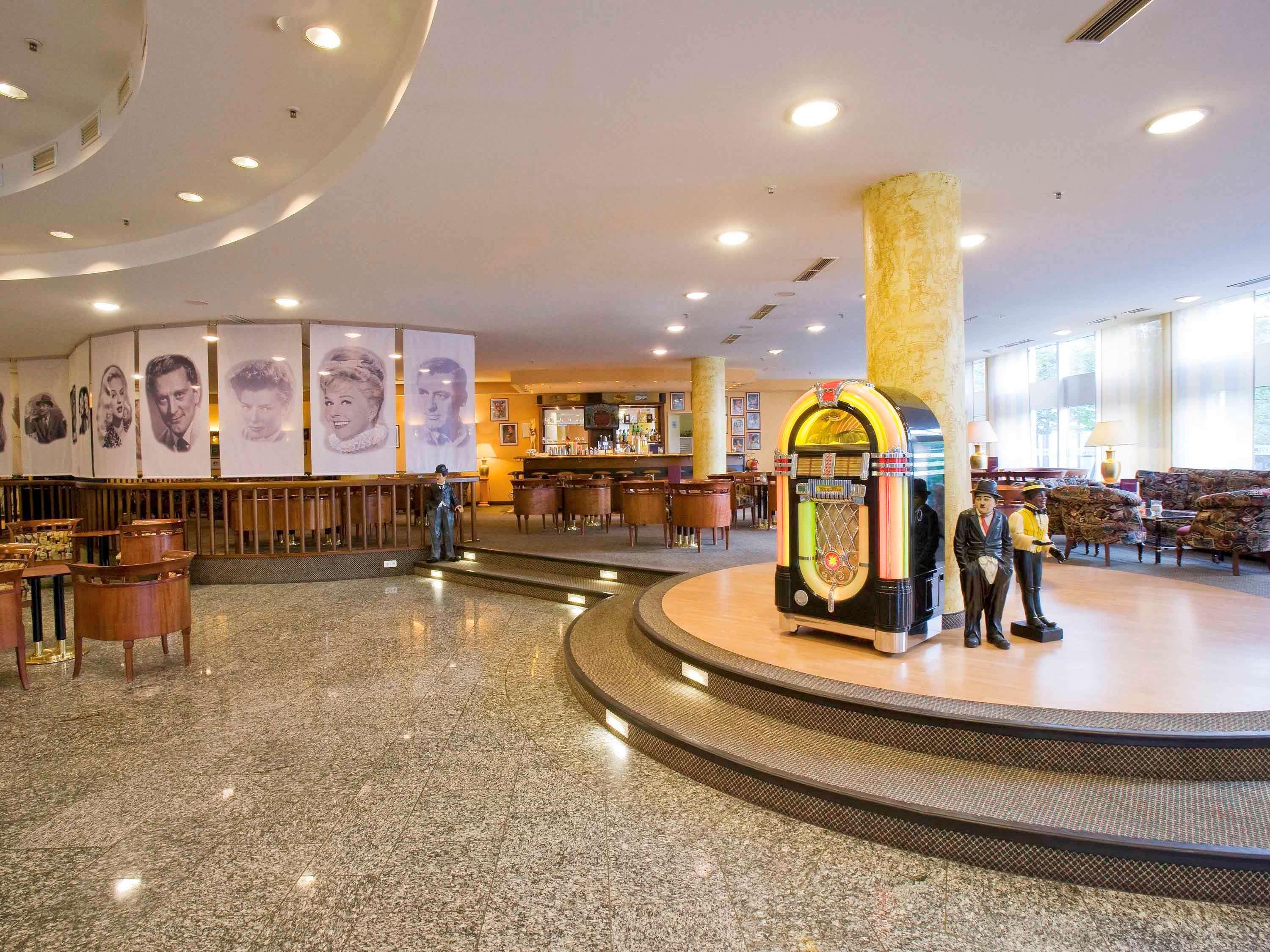 Mercure Hotel Berlin Tempelhof Bagian luar foto