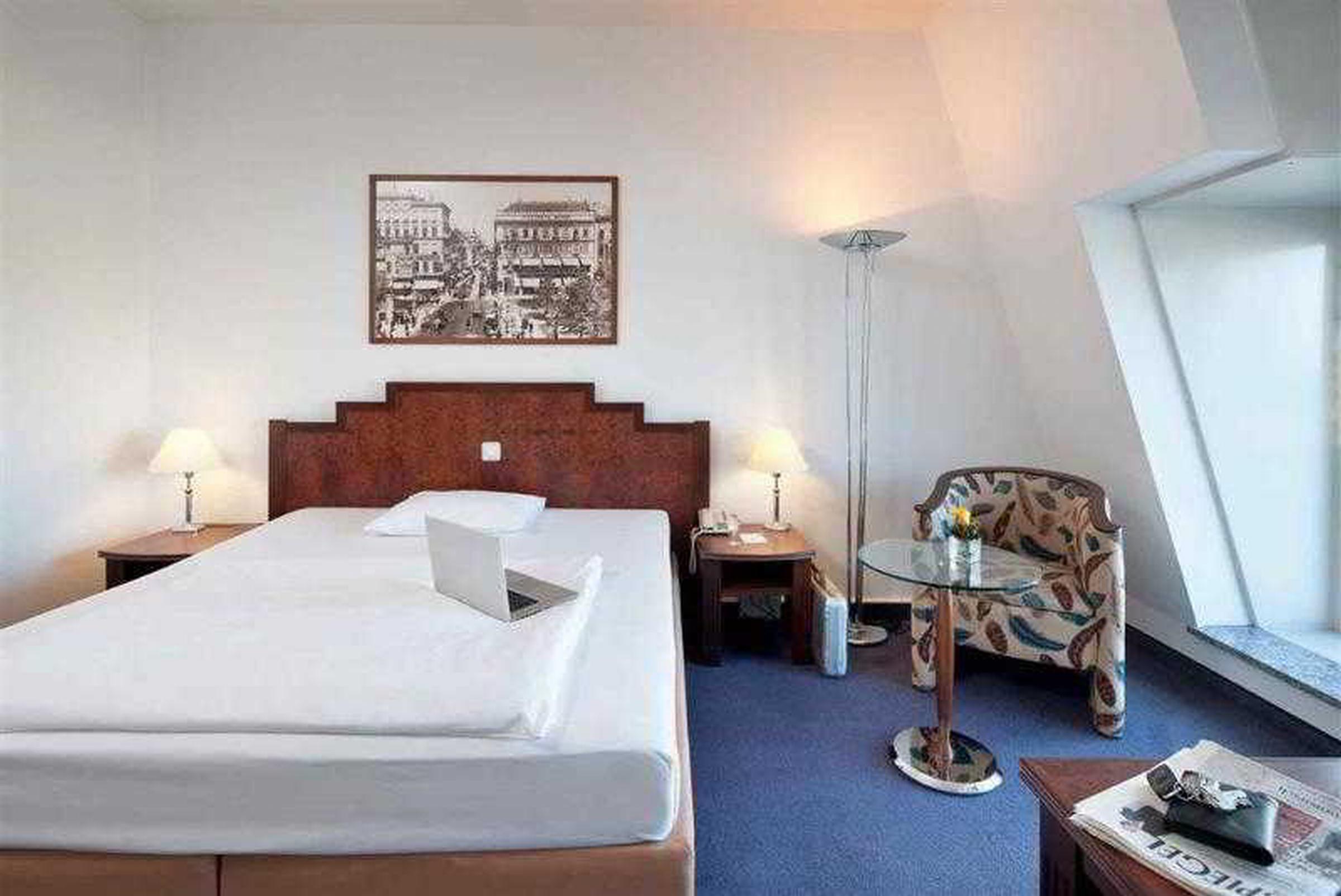 Mercure Hotel Berlin Tempelhof Bagian luar foto