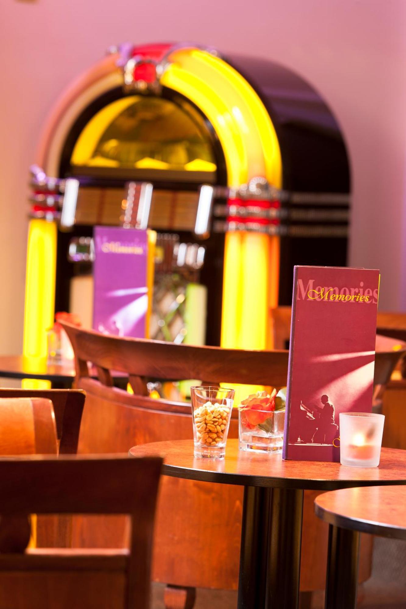 Mercure Hotel Berlin Tempelhof Bagian luar foto