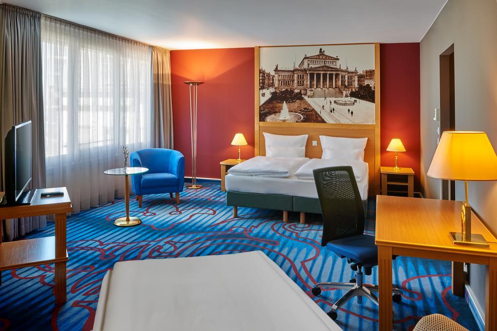 Mercure Hotel Berlin Tempelhof Bagian luar foto