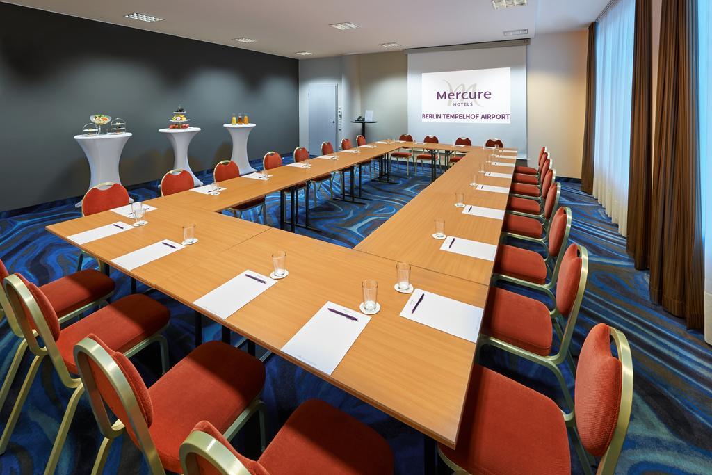Mercure Hotel Berlin Tempelhof Bagian luar foto