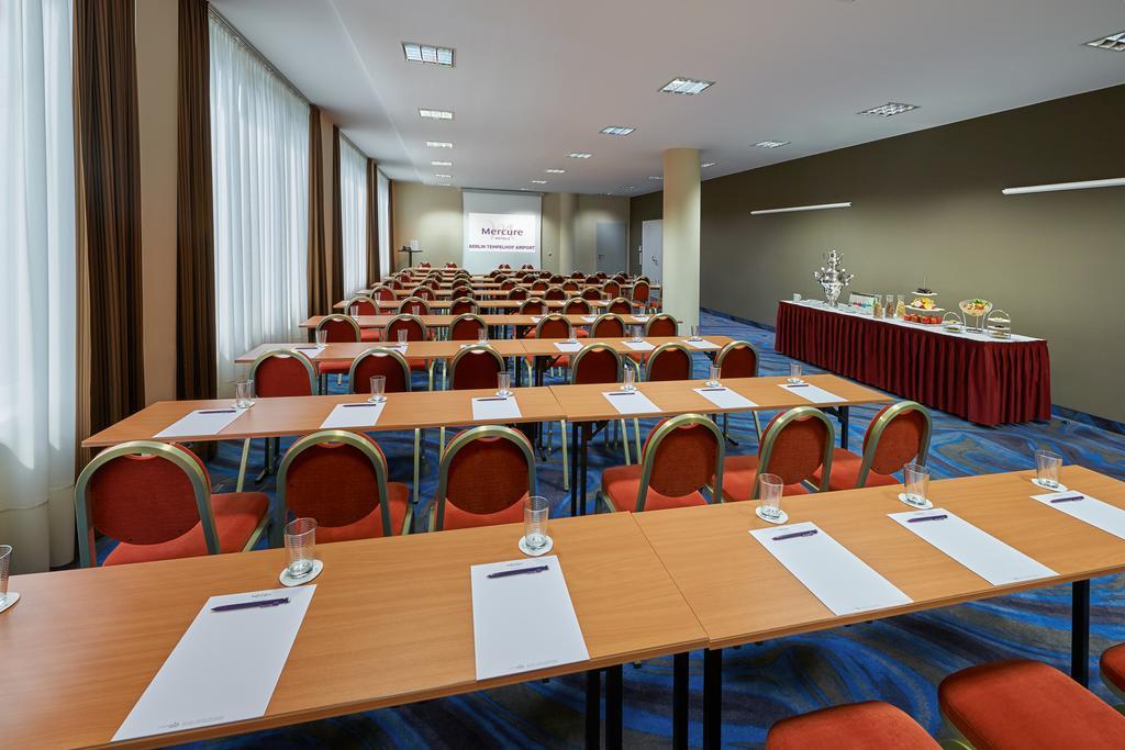 Mercure Hotel Berlin Tempelhof Bagian luar foto